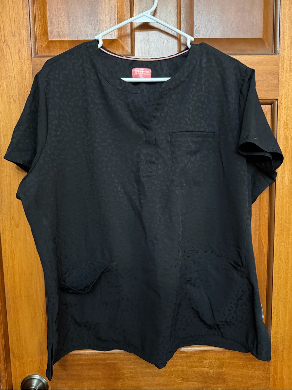 Ava Therese Women’s Scrub Top 2XL Black Patterned Polyester Medical